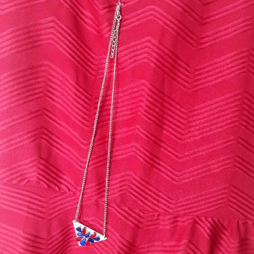 i . n . girl red dress . necklace included . - Picture 2 of 6